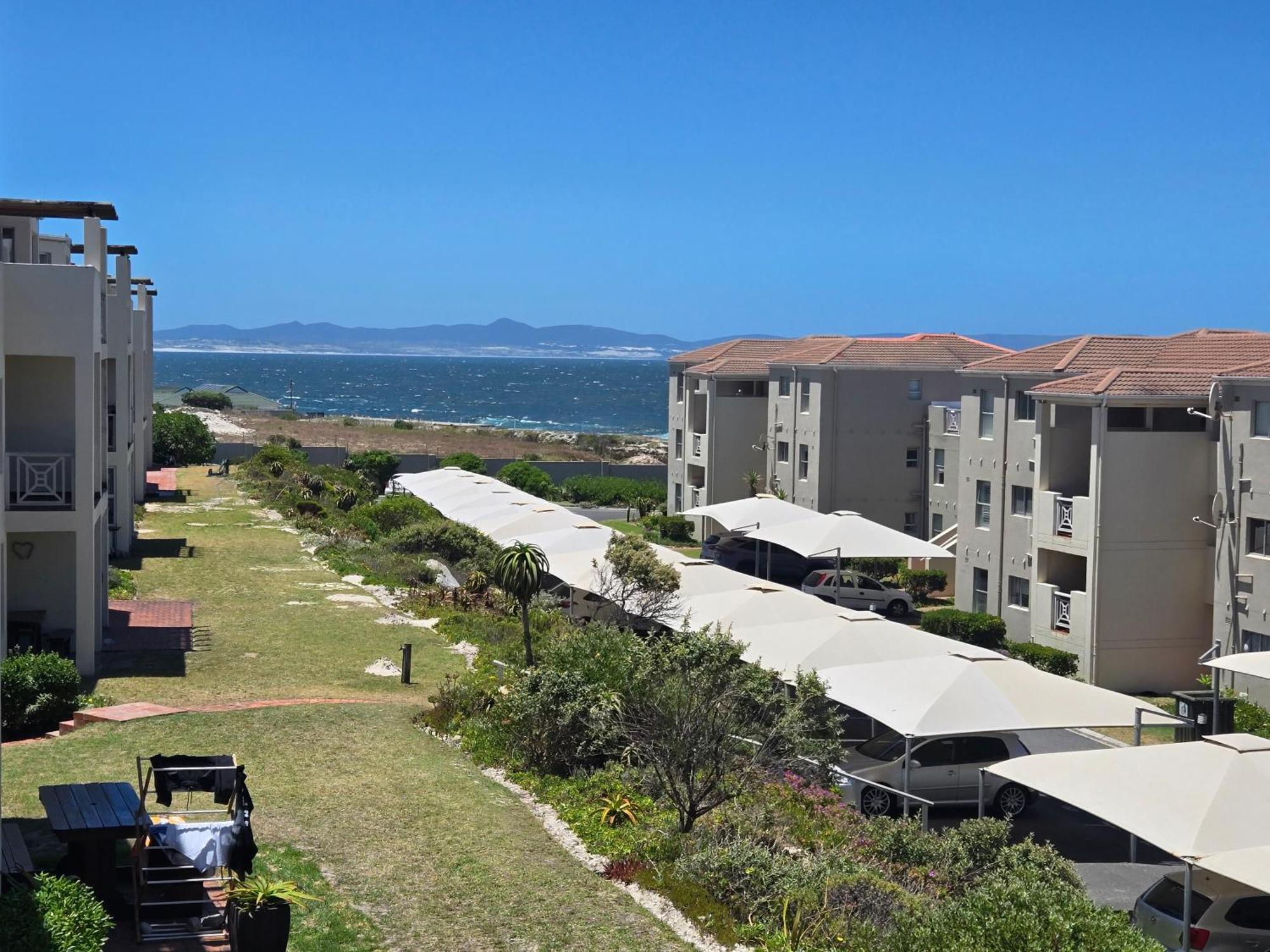 Hermanus Beach Club Appartement Kamer foto